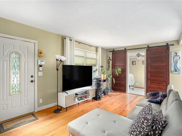 1307 W 30th St S, Independence, MO 64052