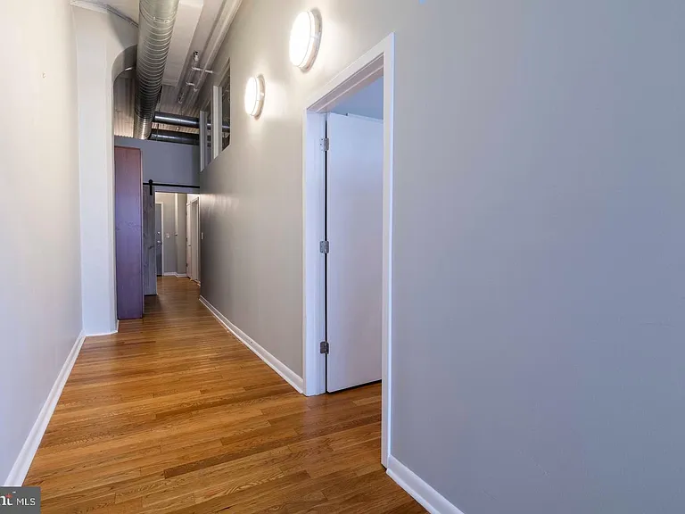 2200 Arch St #28-506-507 — Photo 34
