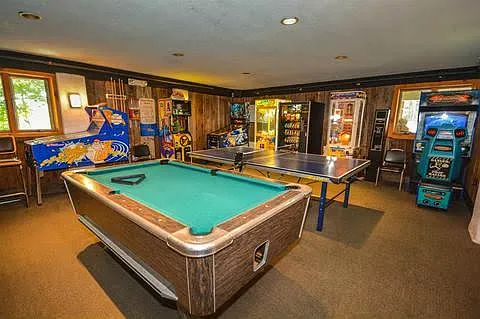 clubhouse game room