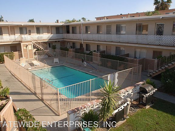 2nd image of 21909 Saticoy St APT 32