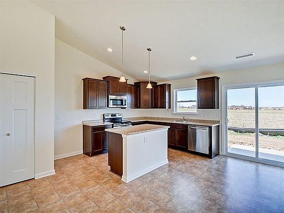 3rd image of 1806 N Tyrel Ave W