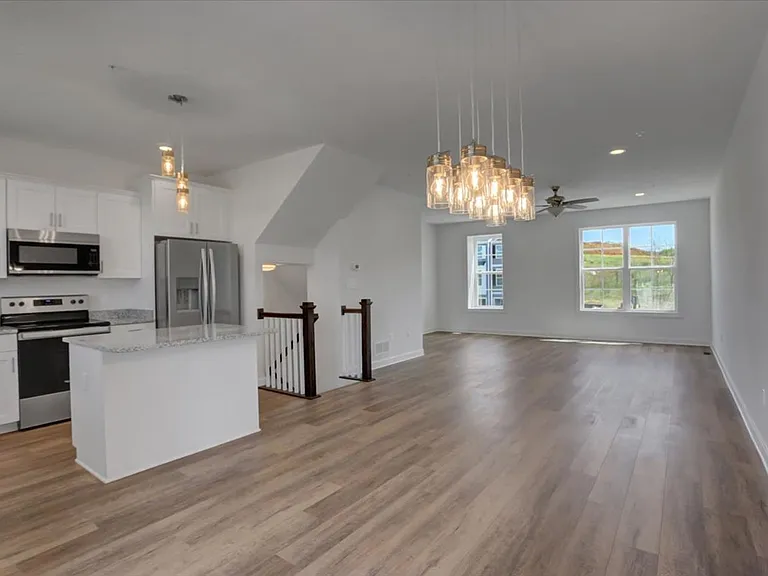 12435-12441 Jackson Ave — Photo 14