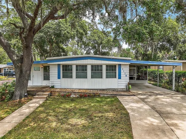 2110 Oak Cir, Mount Dora, FL 32757