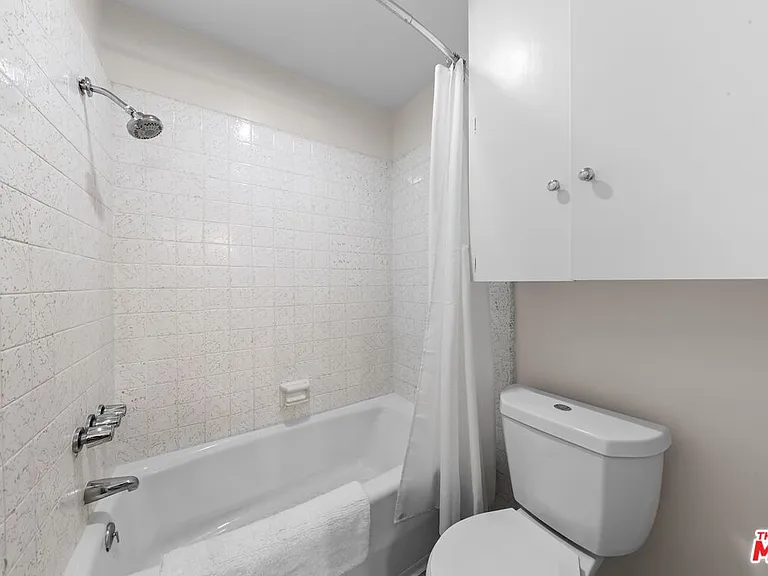 1536 Harvard St #6 — Photo 17