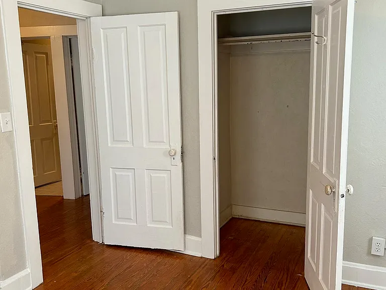 240 E New Hampshire Ave — Photo 30