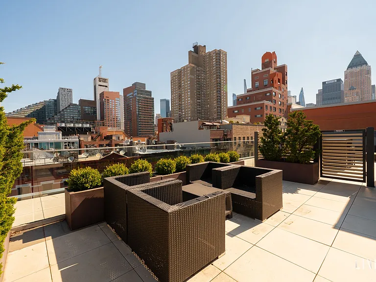 540 W 49th St #105N — Photo 22