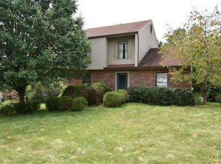 6731 Elk Rush Dr, Imperial, PA 15126