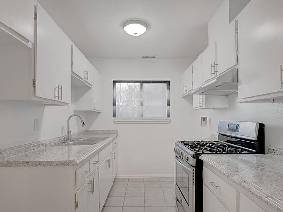 4th image of 1716 Vail Pl SE
