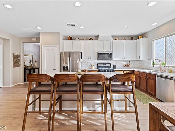3rd image of 6717 Journey Hills Ct