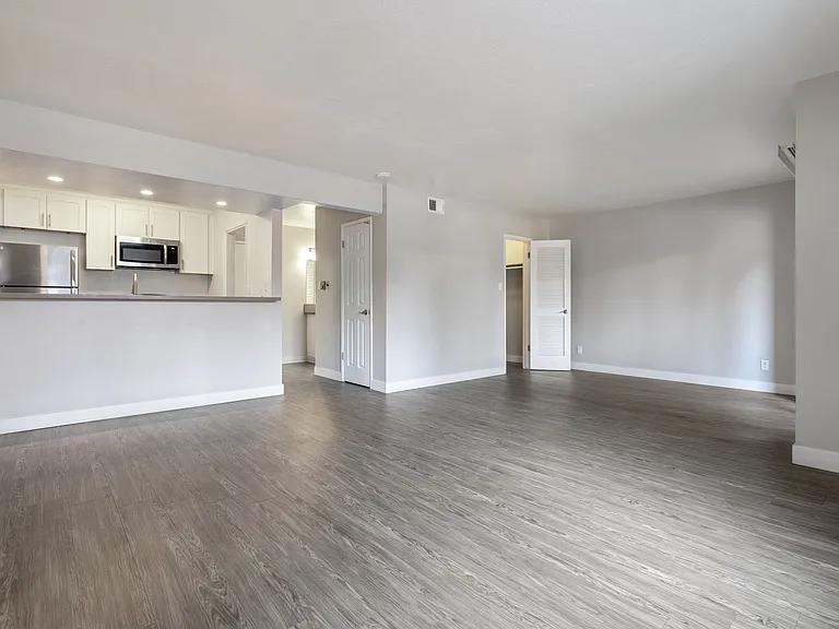 Reserve at Walnut Creek — Photo 33