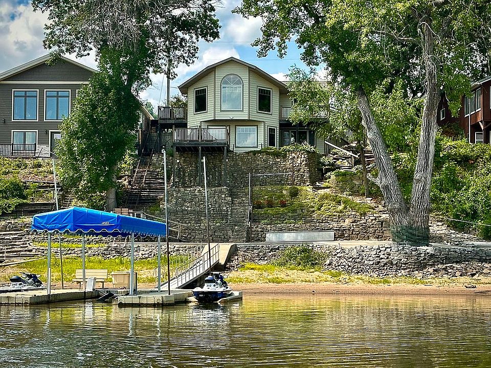 1st image of 343 Sandy Point Rd
