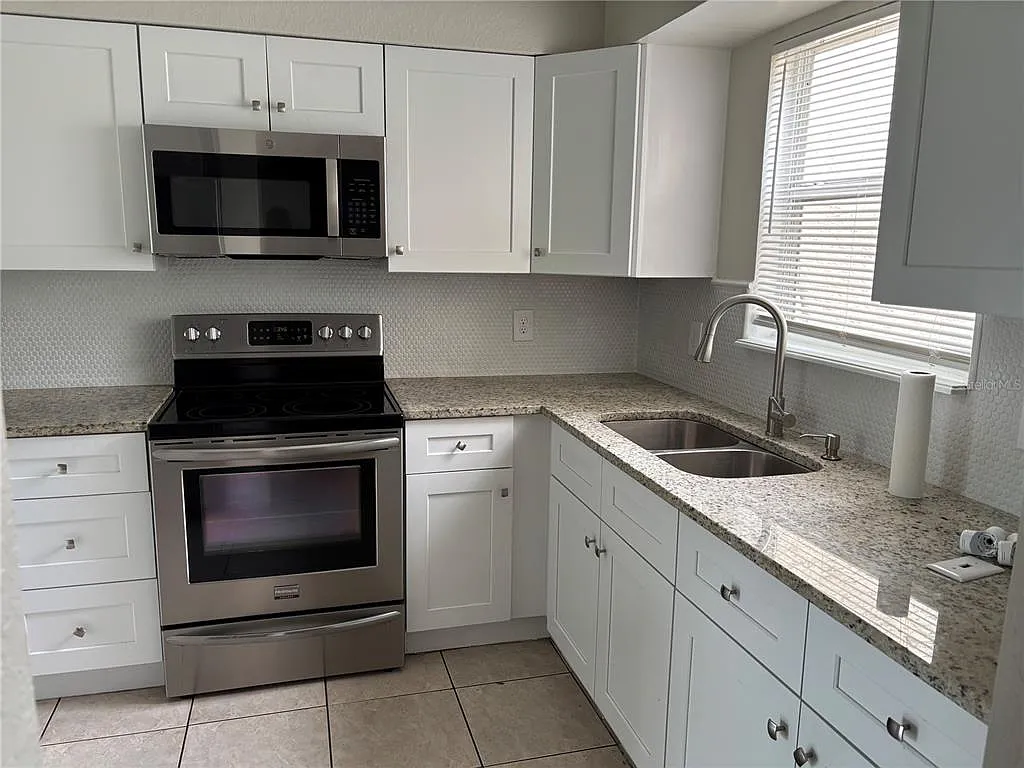 2 bed, 3.5 bath, 1390 sqft, $1,850 — Photo 4