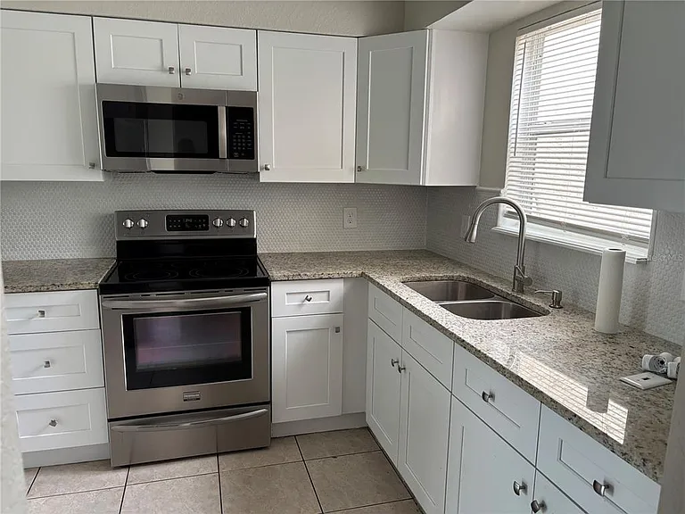 246 Dawn Ct — Photo 4