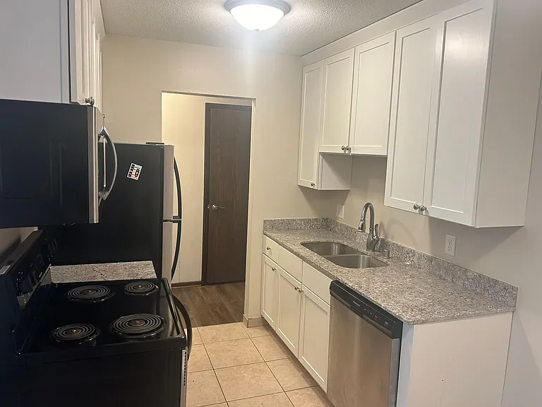 3720 West 32nd Street — Photo 18