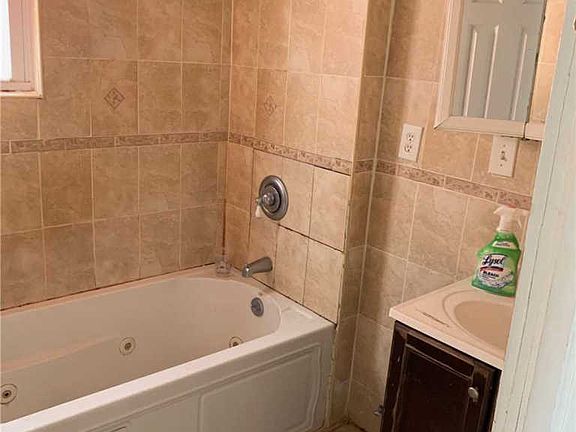 4th image of 11593 217th St