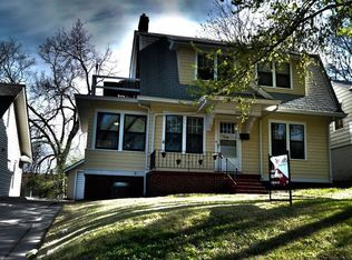 3039 Whitmore St, Omaha, NE 68112