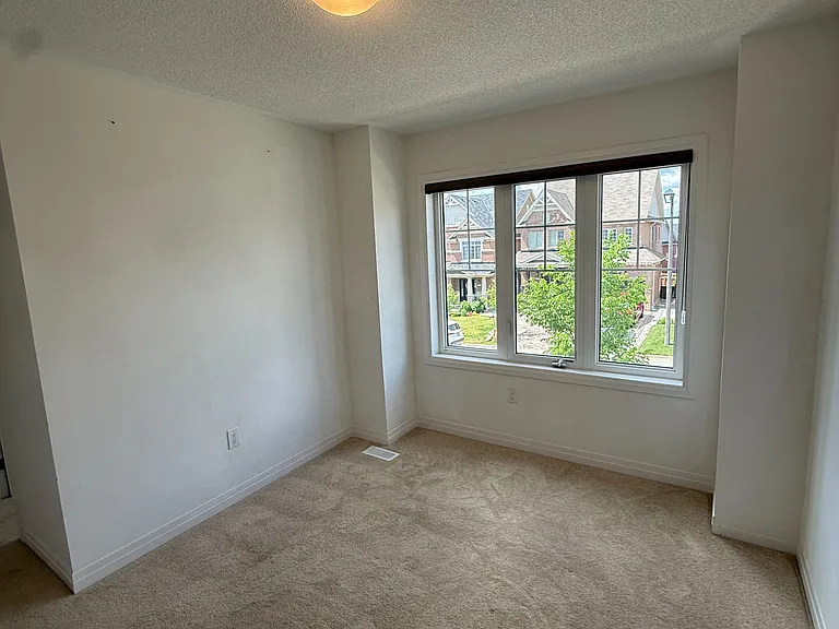 17 Casserley Cres — Photo 32