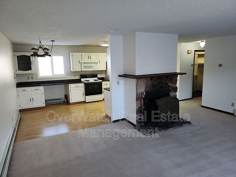 1st image of 1545 Northview Dr Unit F4
