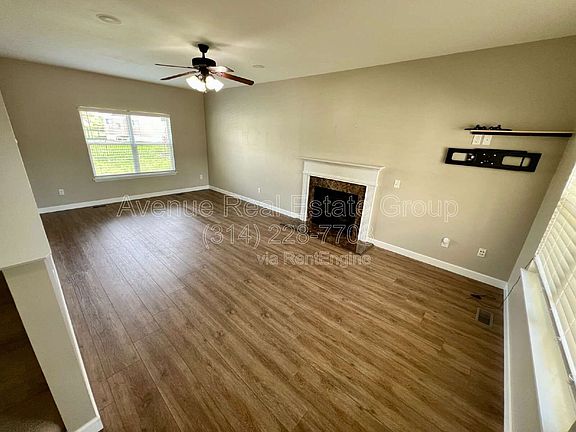 3rd image of 35 Spring Borough Ct