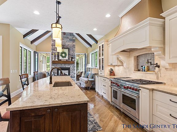 4th image of 11661 Connor Dr