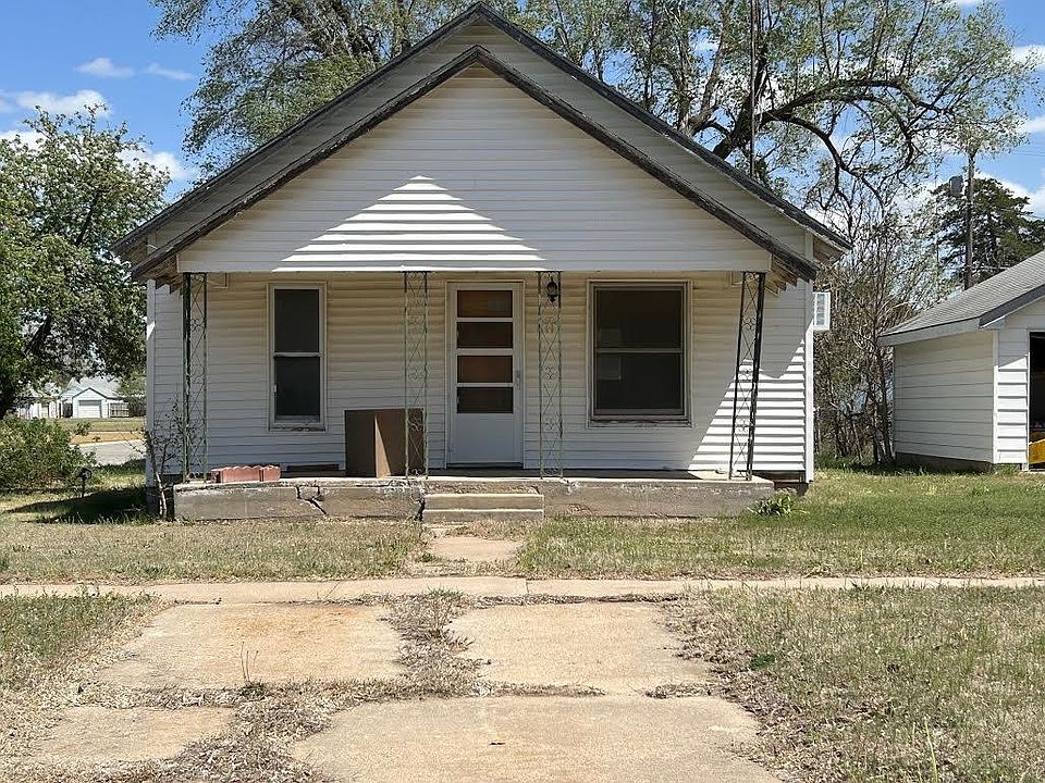 1st image of 611 N Exchange St