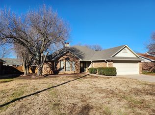 38 N Sharon Dr, Krum, TX 76249