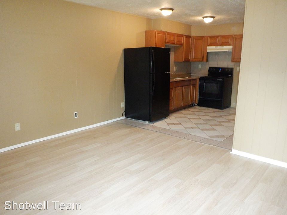 2nd image of 867 N Gallaher View Rd APT 110