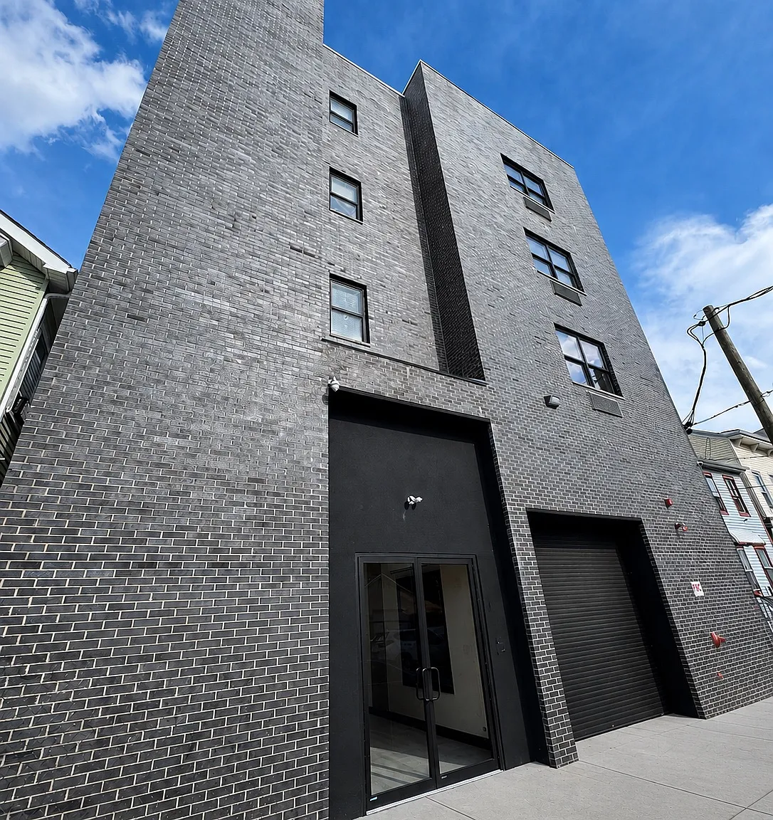 1 bed, $2,045 — Photo 1