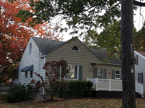 2nd image of 415 Eastlawn St