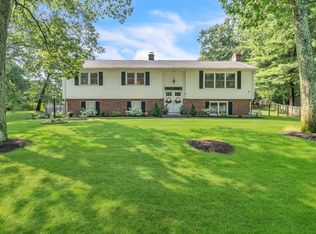 29 Terry Dr, Longmeadow, MA 01106