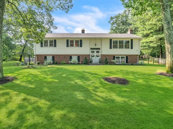29 Terry Dr, Longmeadow, MA 01106