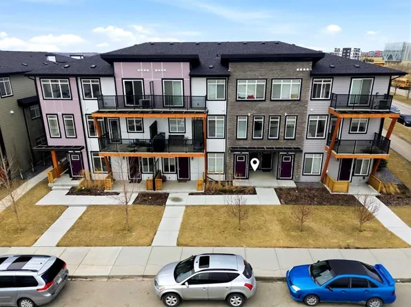 19641 W 48th St SE, Calgary, AB T2Z 0B1