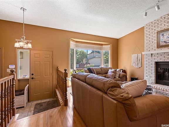 3rd image of 3147 Harding STREET