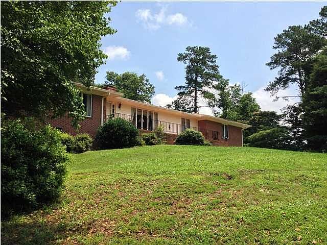 2nd image of 200 Dogwood Cir