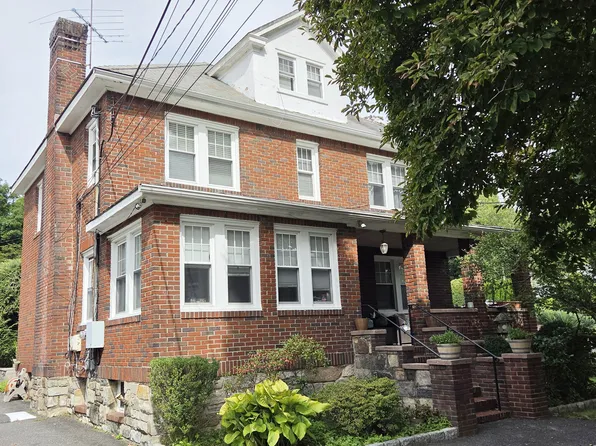 96 Valley Rd APT 2, Cos Cob, CT 06807
