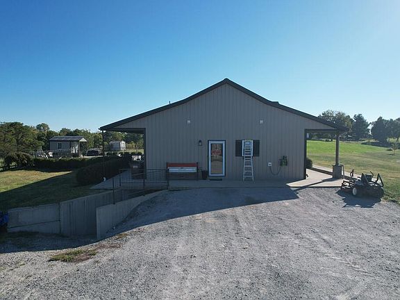 3rd image of 273-273 S Bluegrass Rd