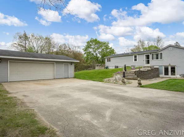 16854 136th Ave, Nunica, MI 49448