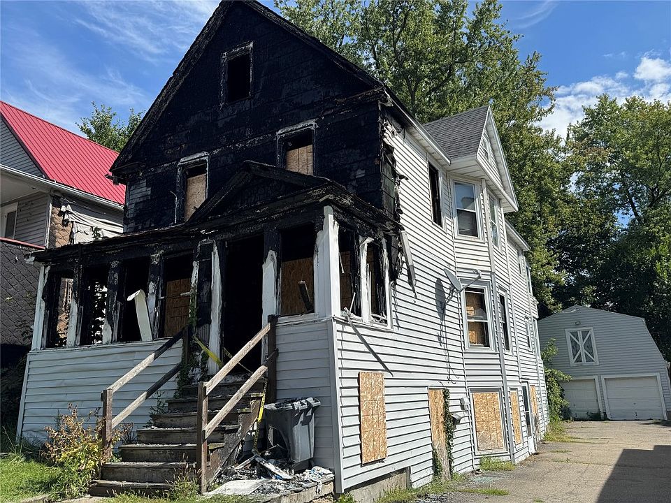 2nd image of 203 Hudson St