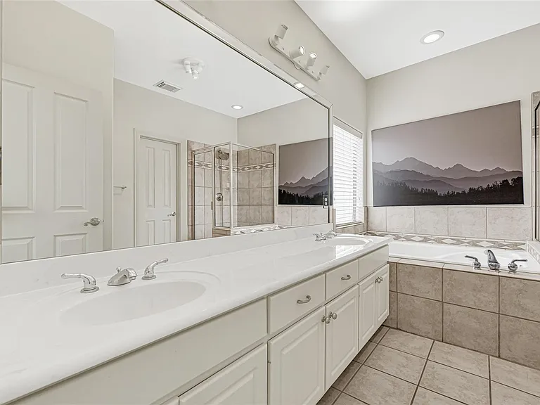 2414 Calumet St #B — Photo 22