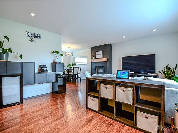 5th image of 3086 Burr Oak Ct