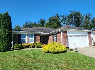 1029 Eagle Point Dr, Berea, KY 40403