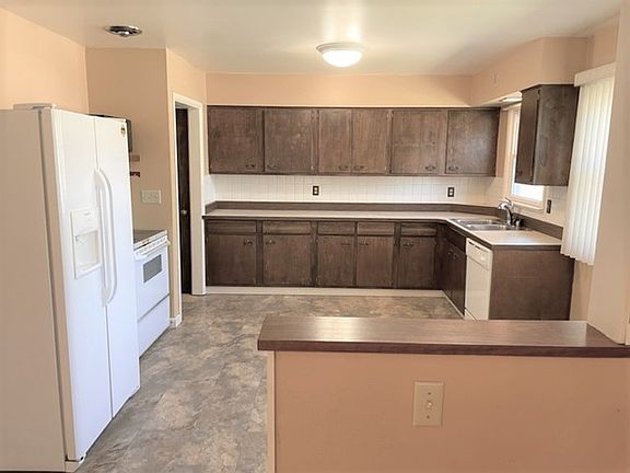 3rd image of 4436 Jansma Ave