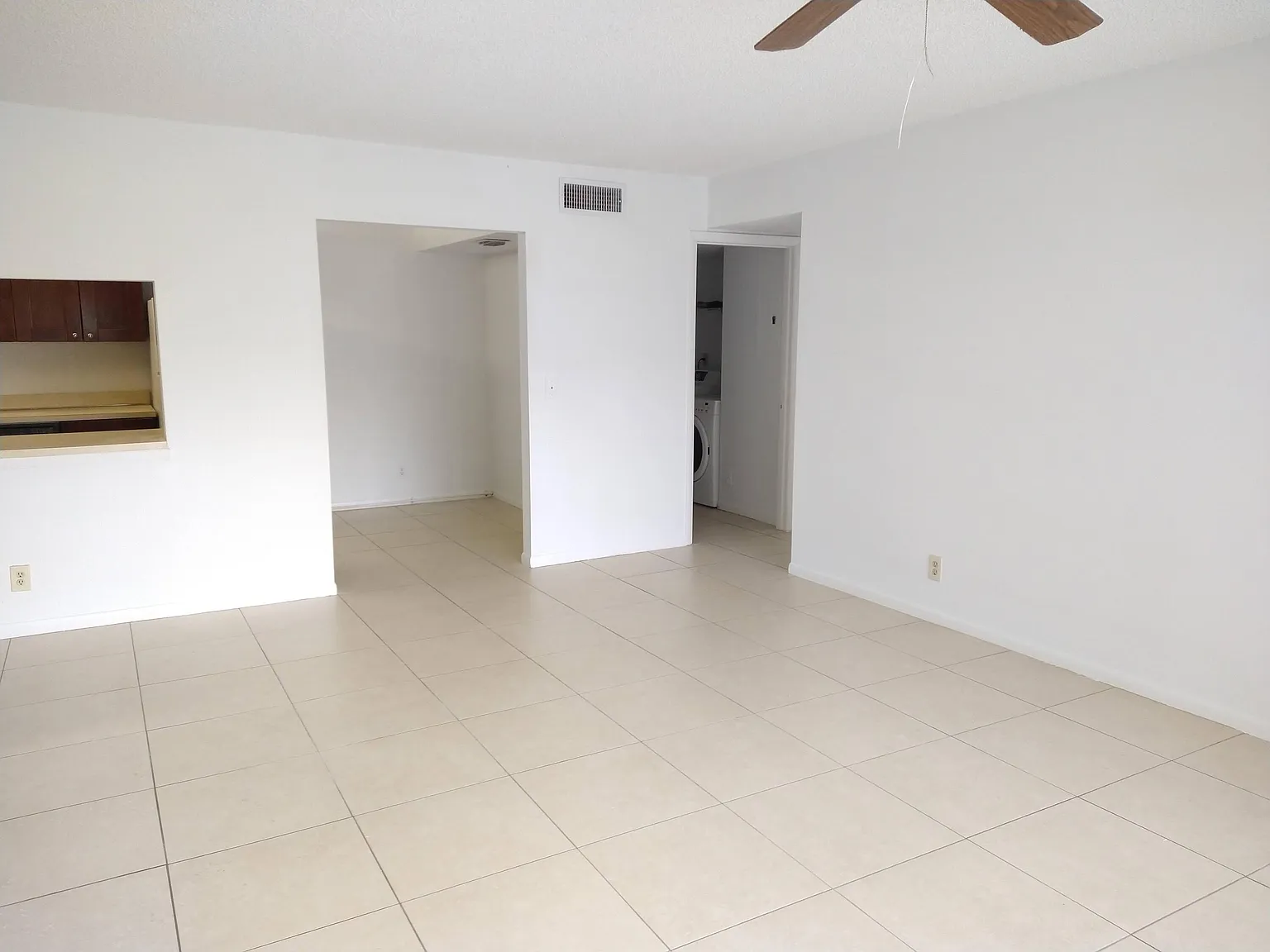 2 bed, 1111 sqft, $2,000 — Photo 4