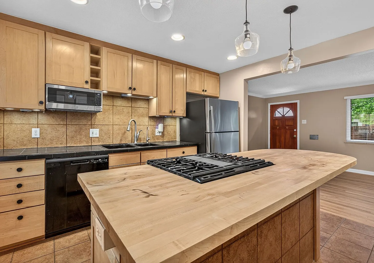 Beautiful Cherry Creek Condo — Photo 1