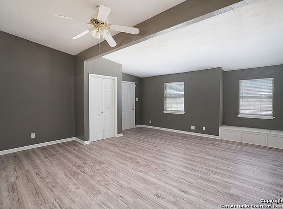5th image of 227 Gilbert Ln