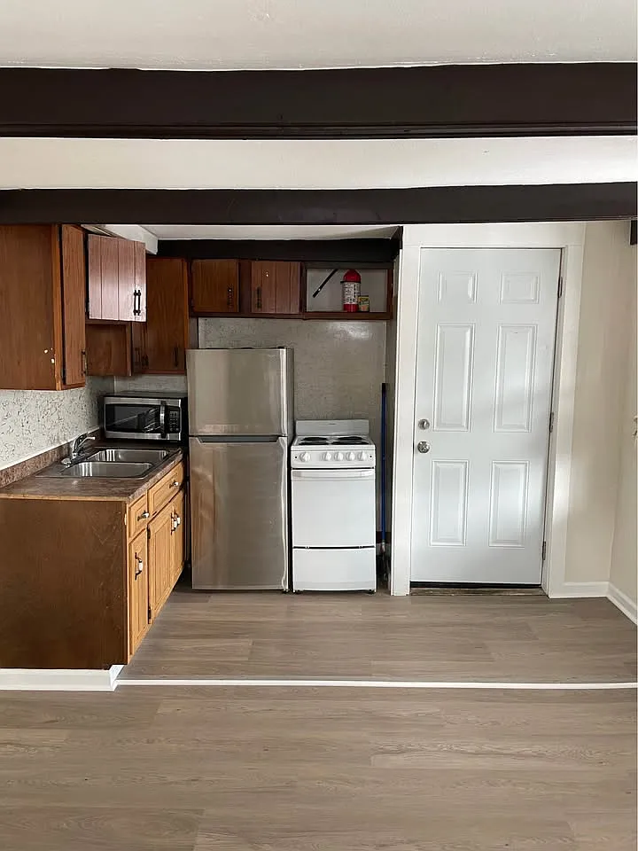 2 bed, 900 sqft, $950 — Photo 2