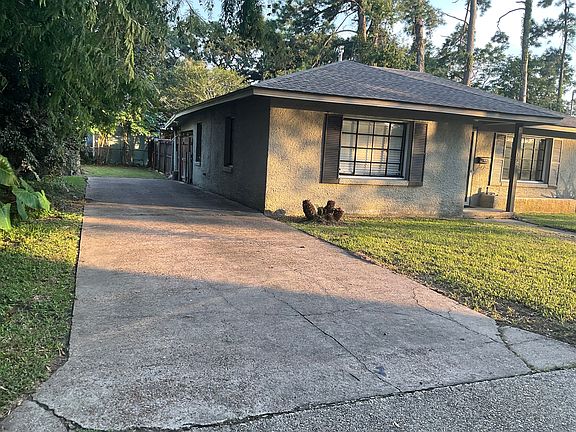 Long driveway for tenants use