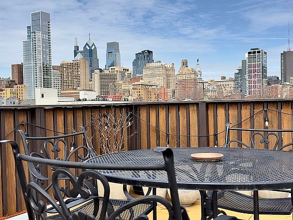 2nd image of 627 S 11th St Floor 2