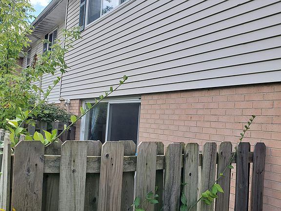 2nd image of 3515 Kenbrooke Ct #3515