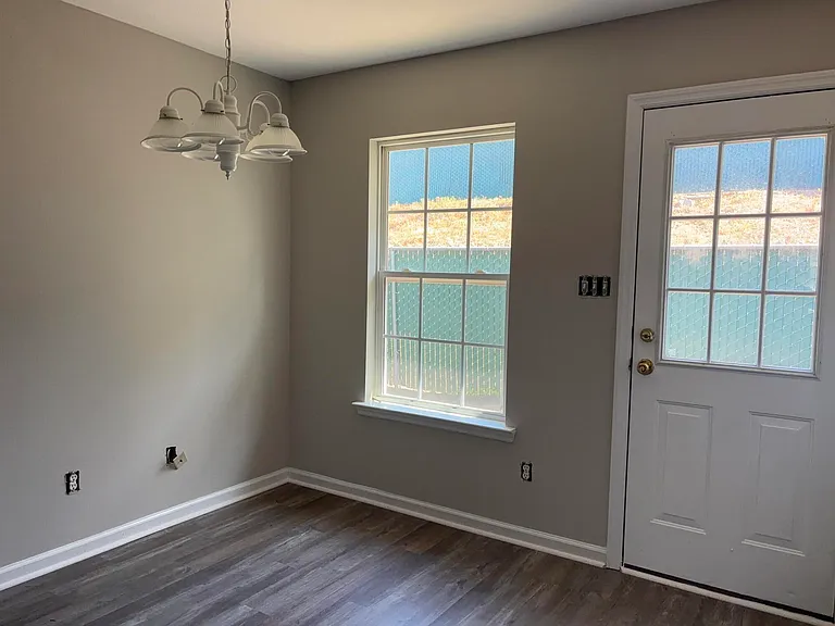 452 Flowing Creek Dr — Photo 8